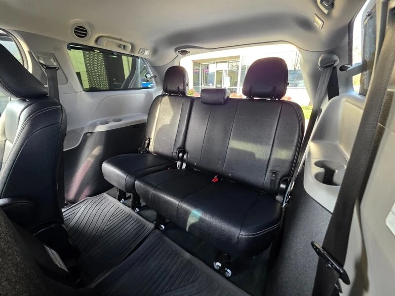 2017 Toyota Sienna 3rd Gen - Image 17 of 21