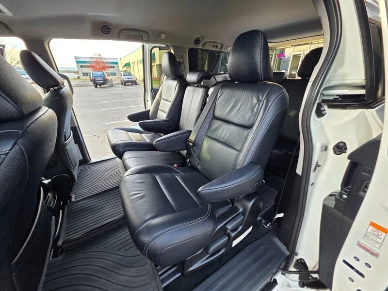 2017 Toyota Sienna 3rd Gen - Image 15 of 21
