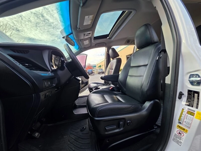 2017 Toyota Sienna 3rd Gen - Image 13 of 21