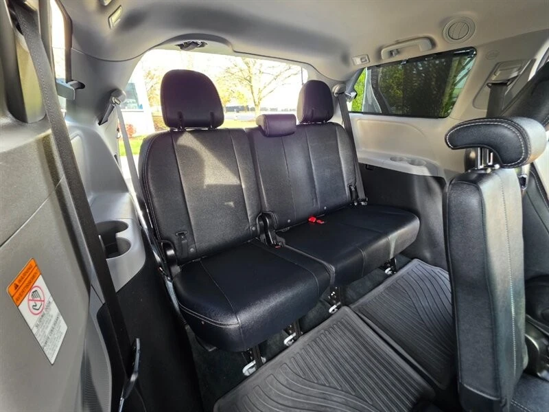 2017 Toyota Sienna 3rd Gen - Image 18 of 21