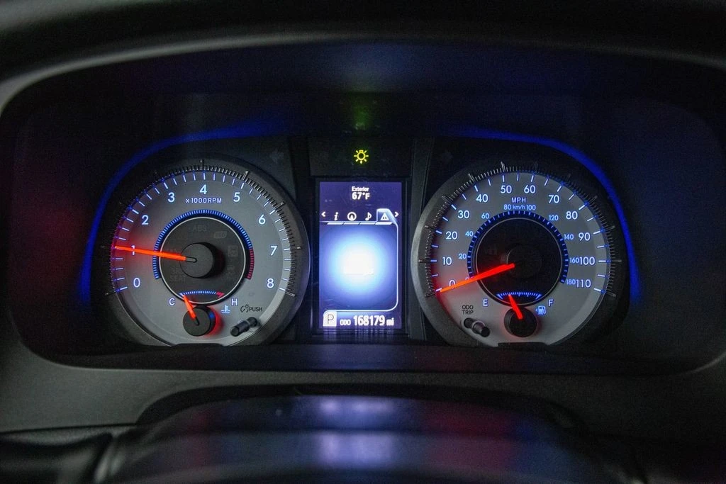 2017 Toyota Sienna 3rd Gen - Image 8 of 12