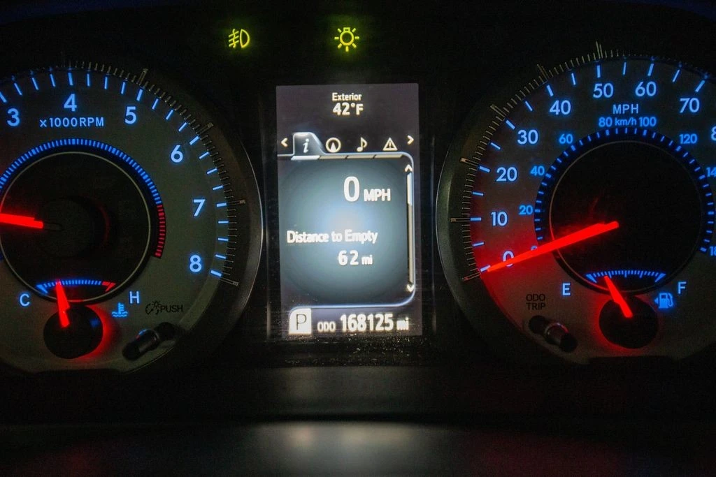 2017 Toyota Sienna 3rd Gen - Image 4 of 6