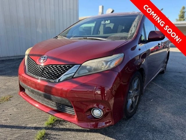 2017 Toyota Sienna 3rd Gen - Image 2 of 9