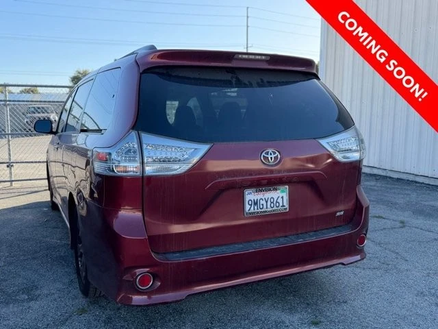 2017 Toyota Sienna 3rd Gen - Image 3 of 9