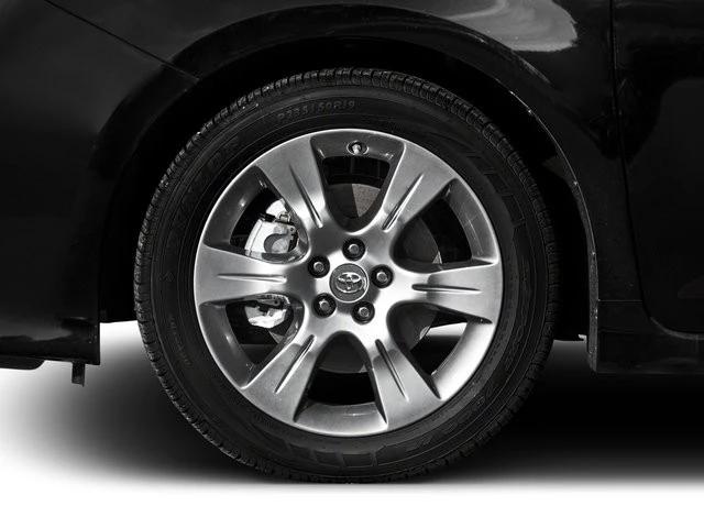 2017 Toyota Sienna 3rd Gen - Image 12 of 20