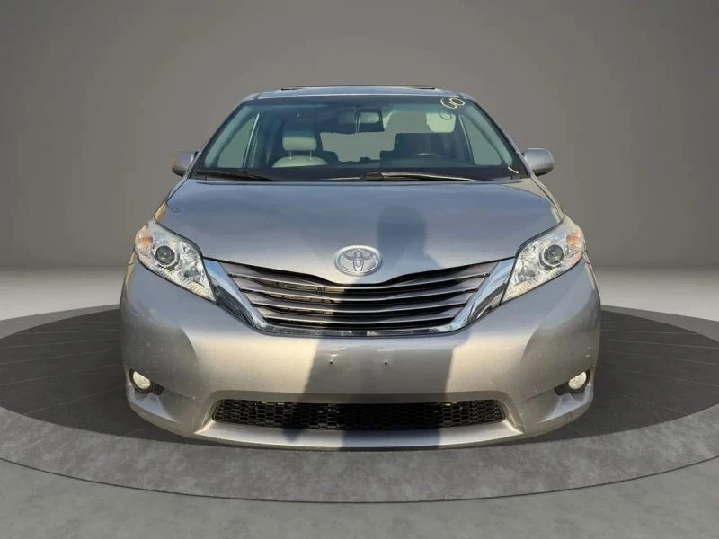 2017 Toyota Sienna 3rd Gen - Image 2 of 12