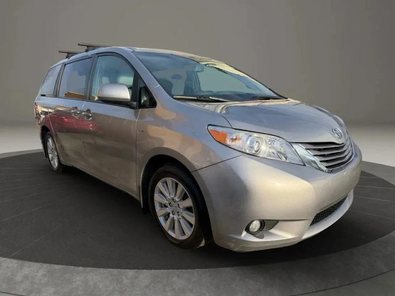 2017 Toyota Sienna 3rd Gen - Image 3 of 12