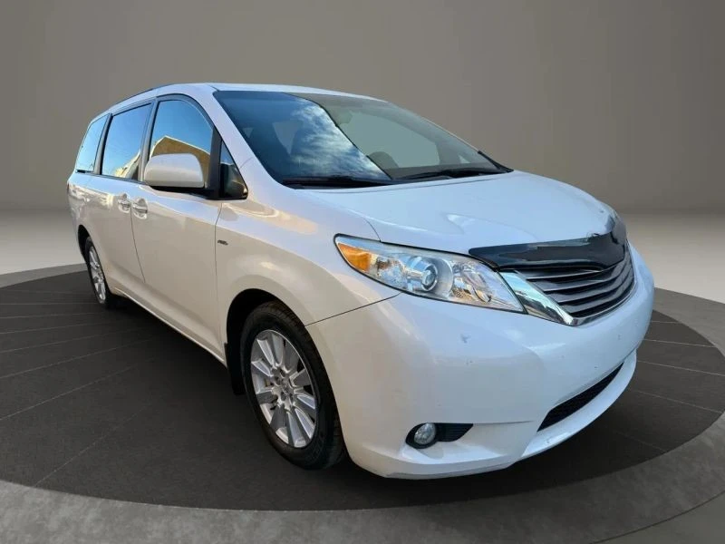 2017 Toyota Sienna 3rd Gen - Image 3 of 12