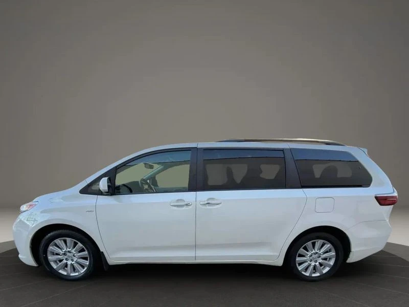 2017 Toyota Sienna 3rd Gen - Image 8 of 12