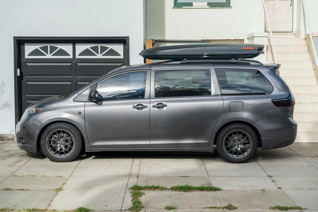 2017 Toyota Sienna 3rd Gen - Image 7 of 31