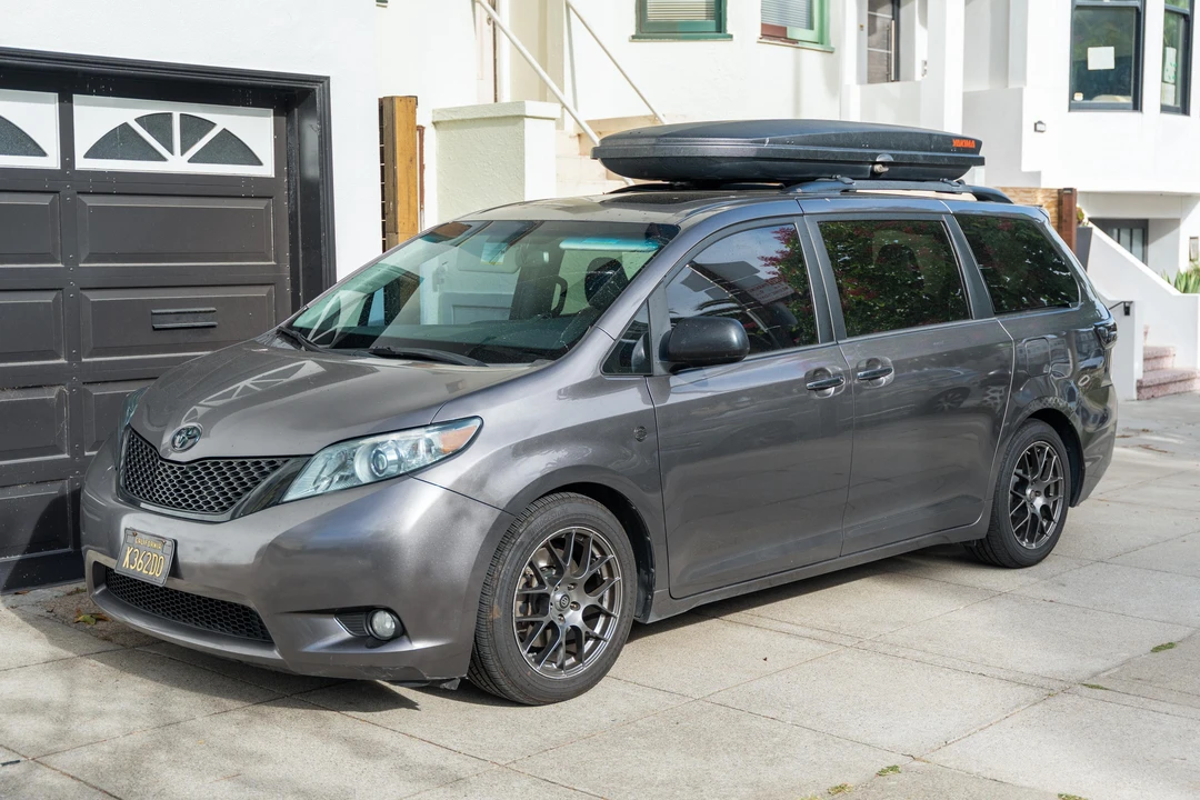 2017 Toyota Sienna 3rd Gen - Image 6 of 31