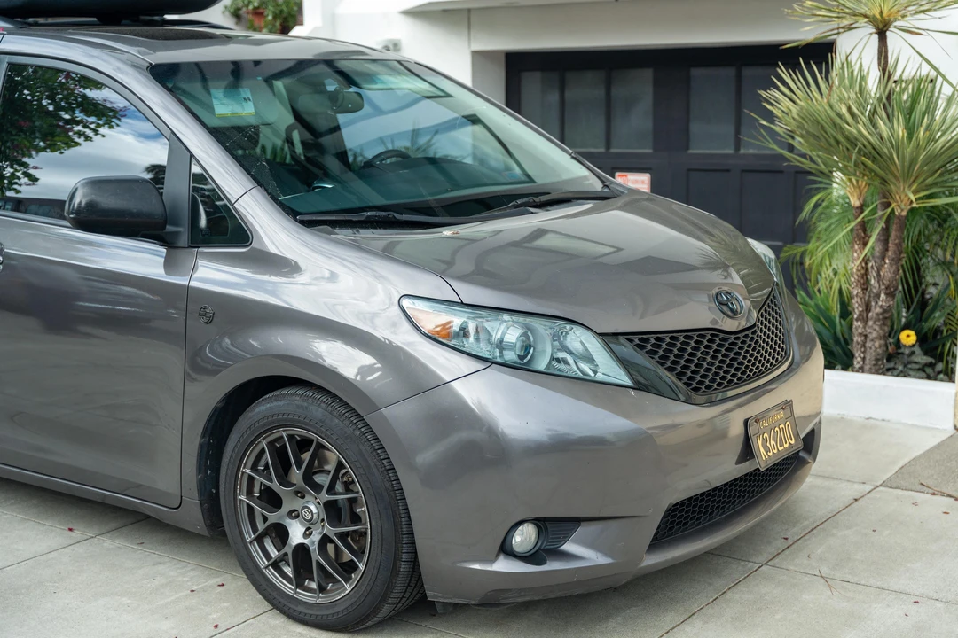 2017 Toyota Sienna 3rd Gen - Image 10 of 31