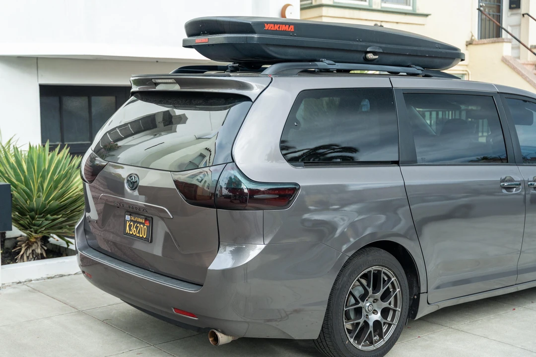 2017 Toyota Sienna 3rd Gen - Image 27 of 31