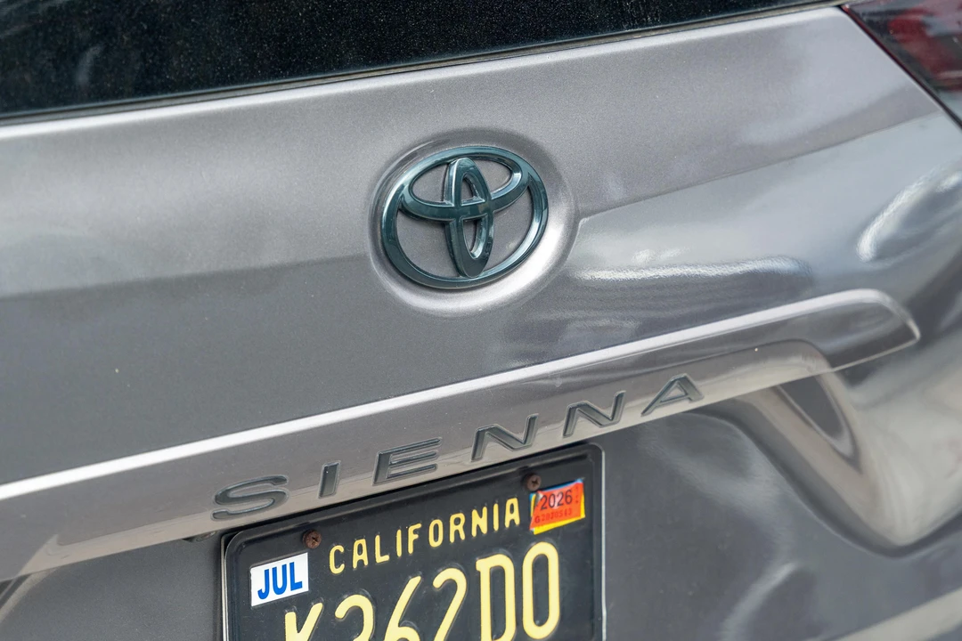 2017 Toyota Sienna 3rd Gen - Image 23 of 31