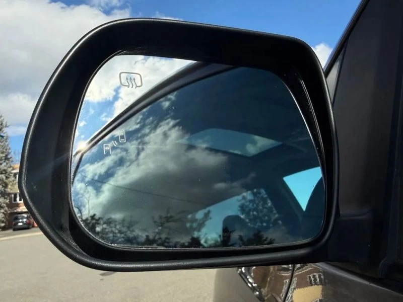 2017 Toyota Sienna 3rd Gen - Image 8 of 12