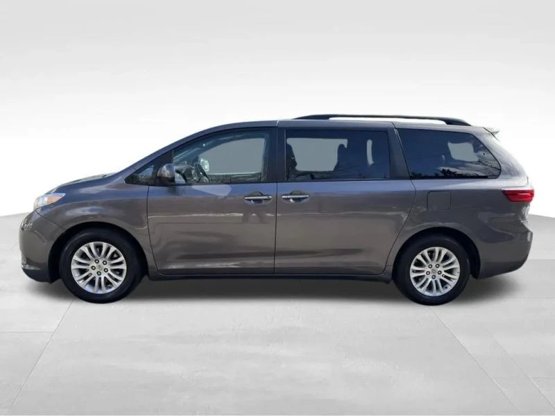 2017 Toyota Sienna 3rd Gen - Image 2 of 12