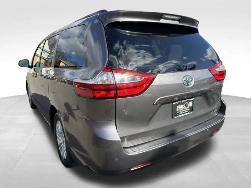 2017 Toyota Sienna 3rd Gen - Image 3 of 12
