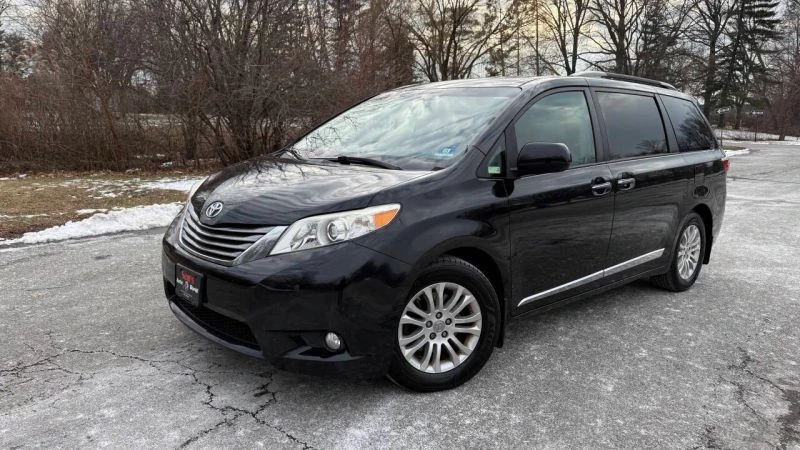 2017 Toyota Sienna 3rd Gen - Image 2 of 12