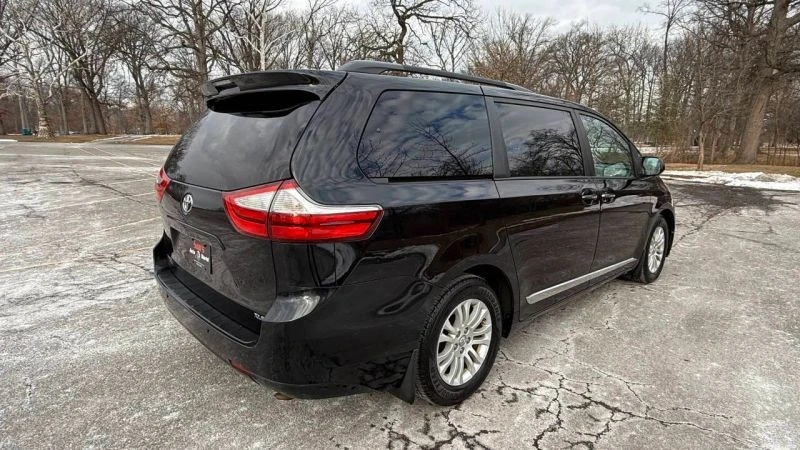 2017 Toyota Sienna 3rd Gen - Image 3 of 12