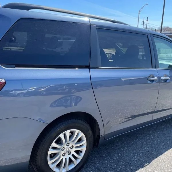 2017 Toyota Sienna 3rd Gen - Image 9 of 12