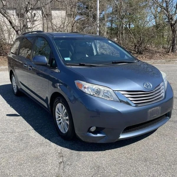 2017 Toyota Sienna 3rd Gen - Image 12 of 12