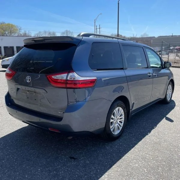 2017 Toyota Sienna 3rd Gen - Image 8 of 12