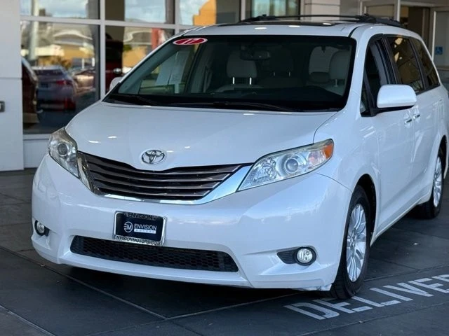2017 Toyota Sienna 3rd Gen - Image 2 of 21