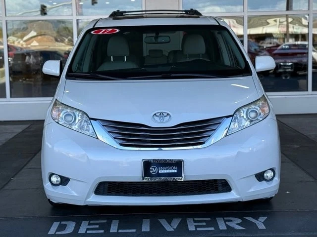 2017 Toyota Sienna 3rd Gen - Image 3 of 12