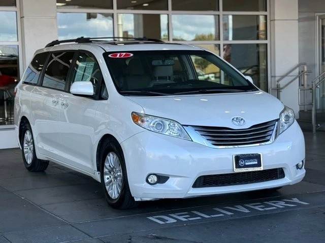 2017 Toyota Sienna 3rd Gen - Image 5 of 12