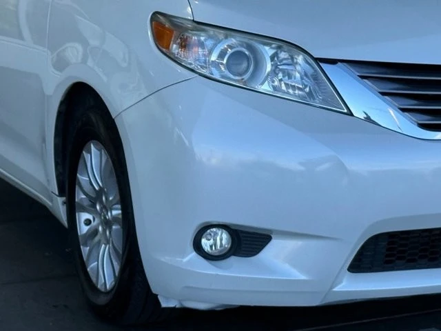 2017 Toyota Sienna 3rd Gen - Image 6 of 21