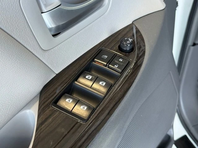 2017 Toyota Sienna 3rd Gen - Image 18 of 21