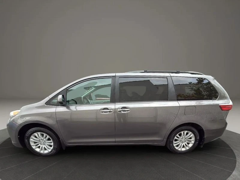 2017 Toyota Sienna 3rd Gen - Image 8 of 12