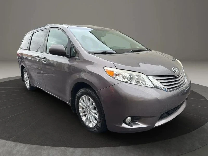 2017 Toyota Sienna 3rd Gen - Image 3 of 12