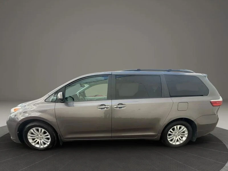 2017 Toyota Sienna 3rd Gen - Image 8 of 12