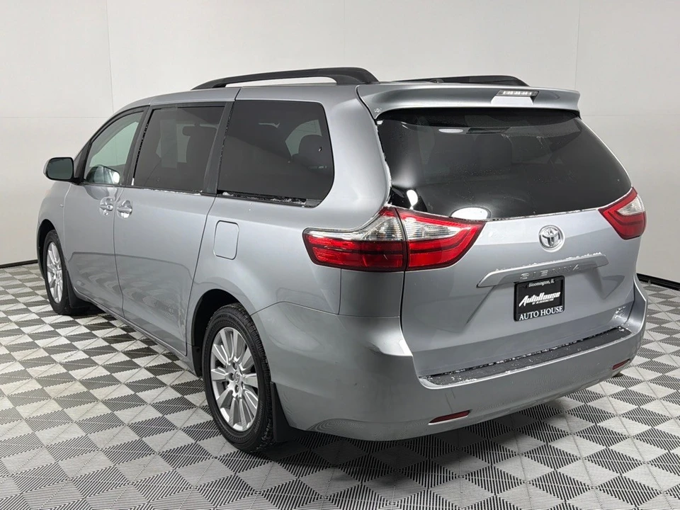 2017 Toyota Sienna 3rd Gen - Image 7 of 21