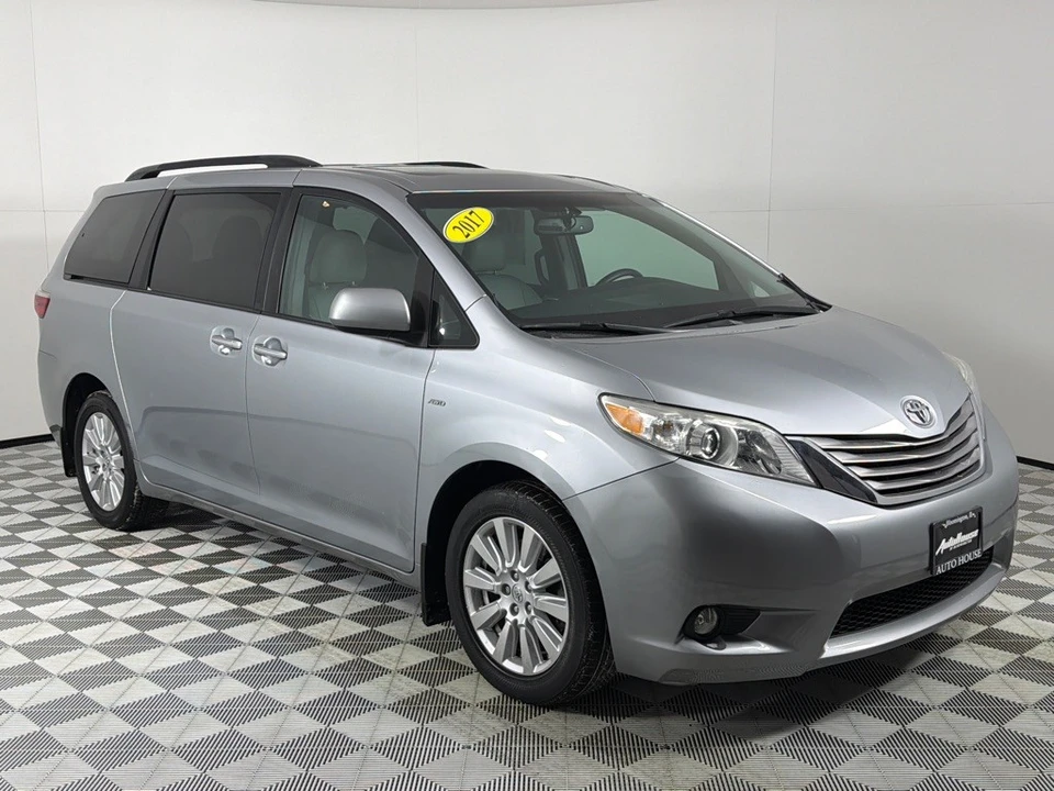 2017 Toyota Sienna 3rd Gen - Image 3 of 21