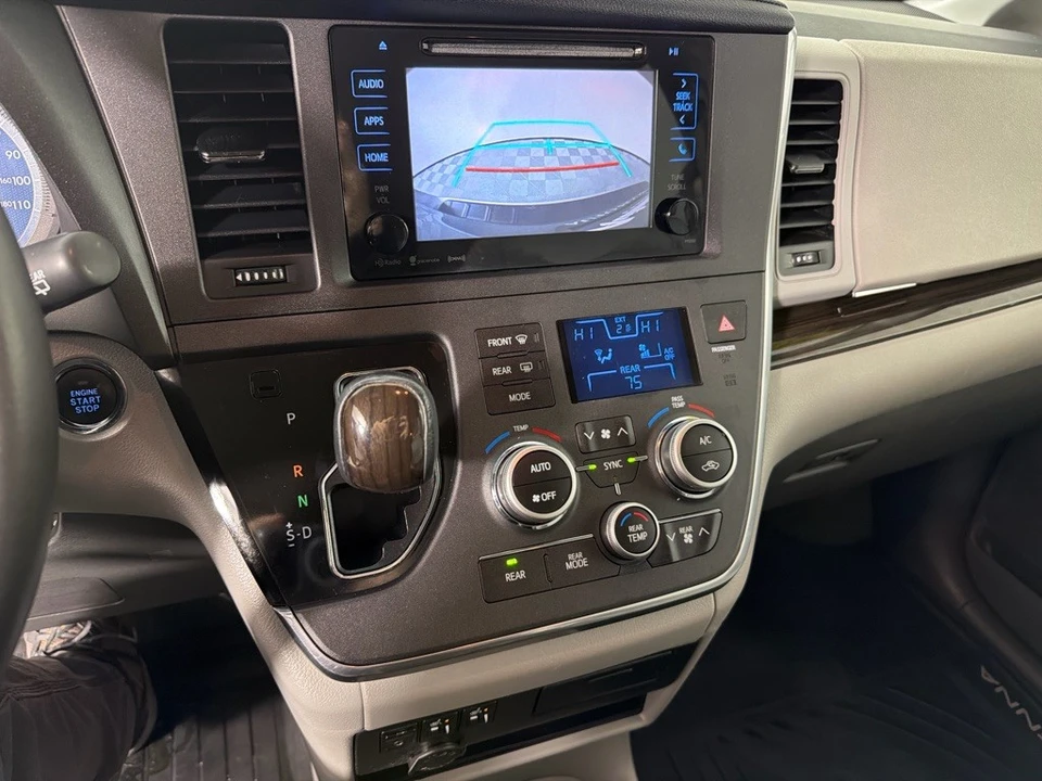 2017 Toyota Sienna 3rd Gen - Image 18 of 21