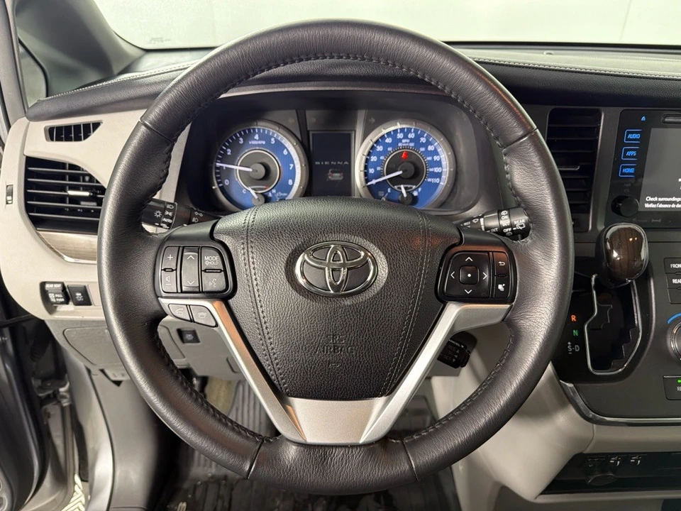 2017 Toyota Sienna 3rd Gen - Image 16 of 21