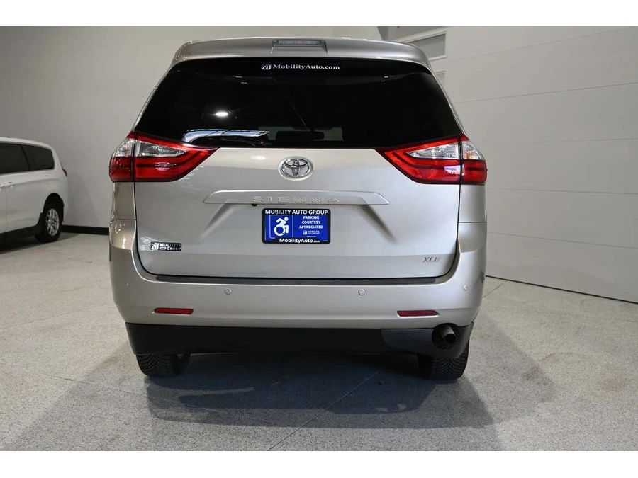 2017 Toyota Sienna 3rd Gen - Image 7 of 21