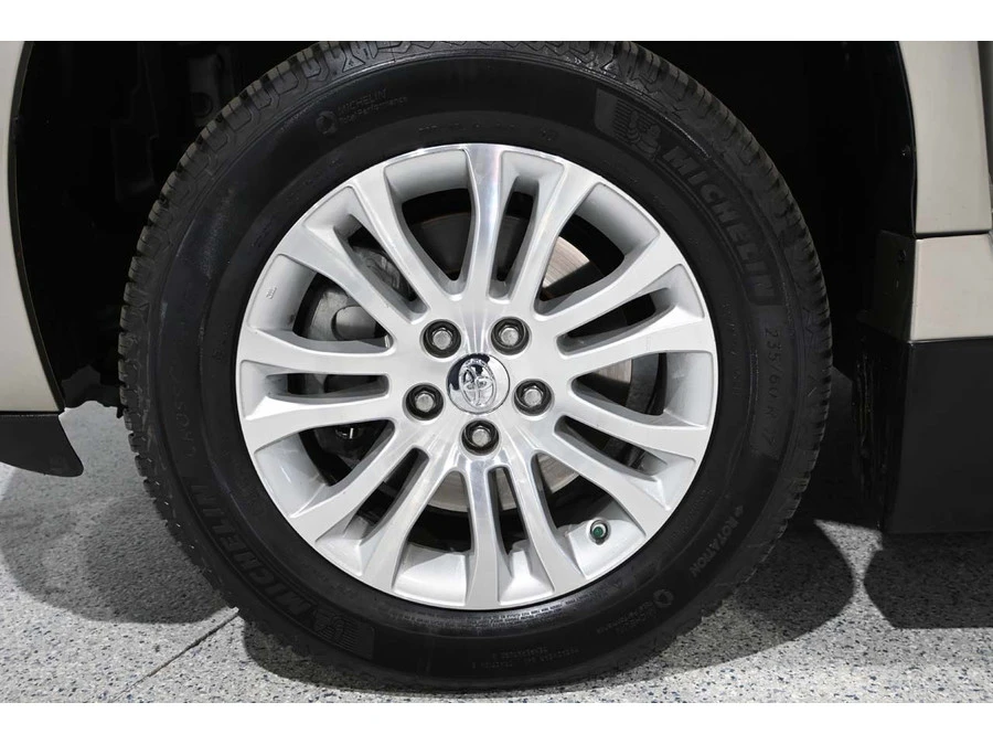 2017 Toyota Sienna 3rd Gen - Image 12 of 21
