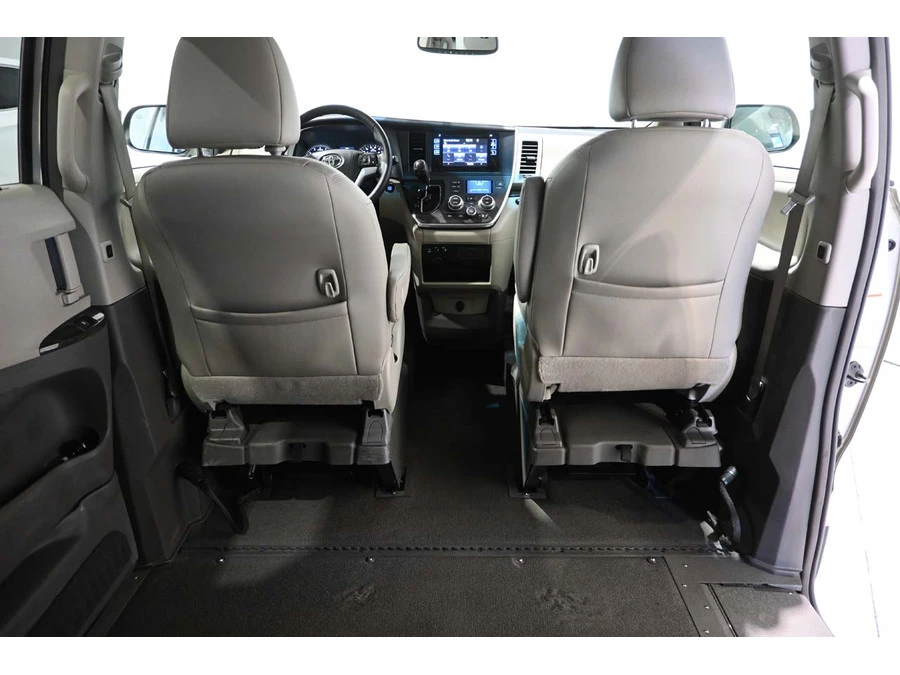 2017 Toyota Sienna 3rd Gen - Image 20 of 21