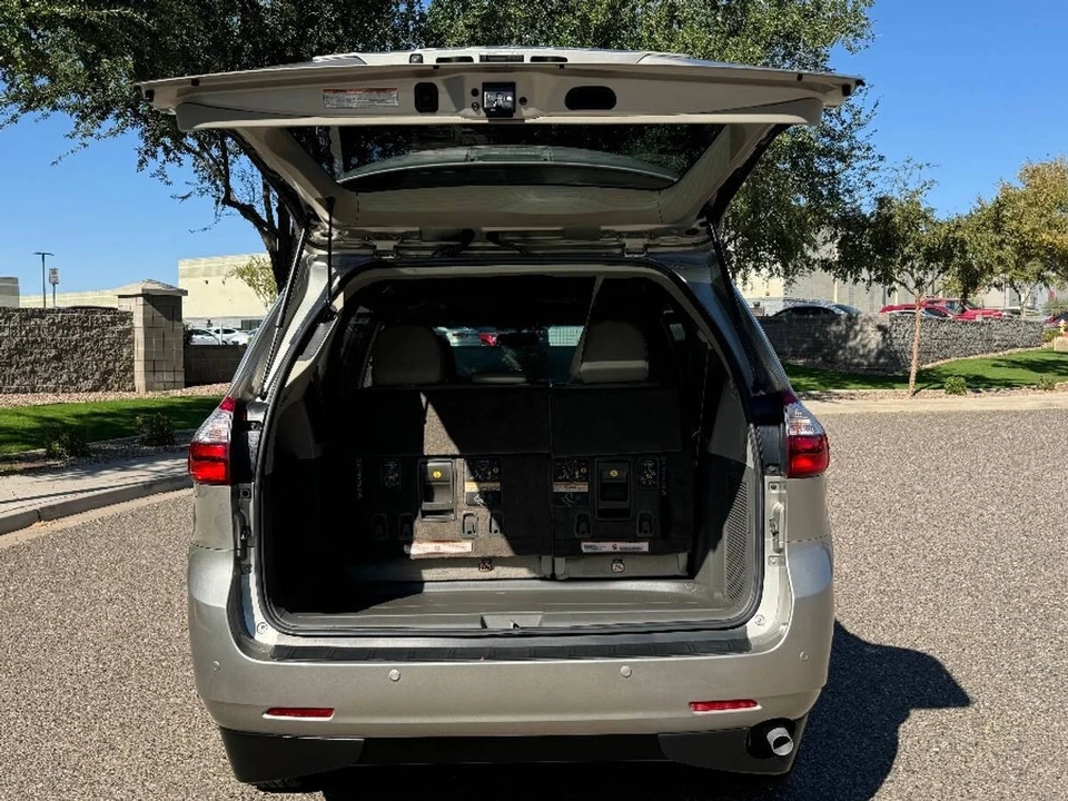 2017 Toyota Sienna 3rd Gen - Image 15 of 15