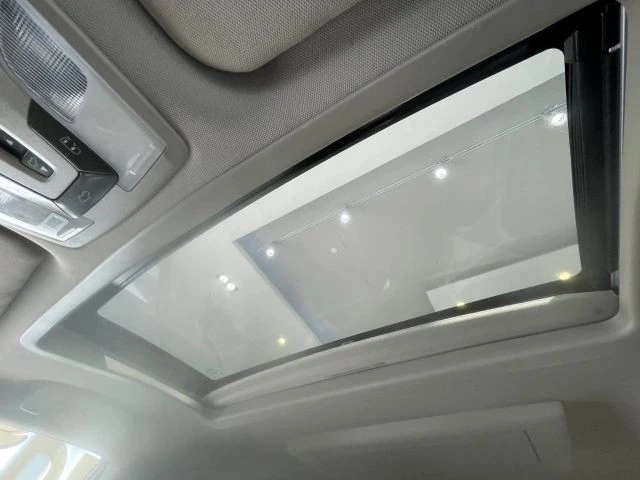 2017 Toyota Sienna 3rd Gen - Image 18 of 21