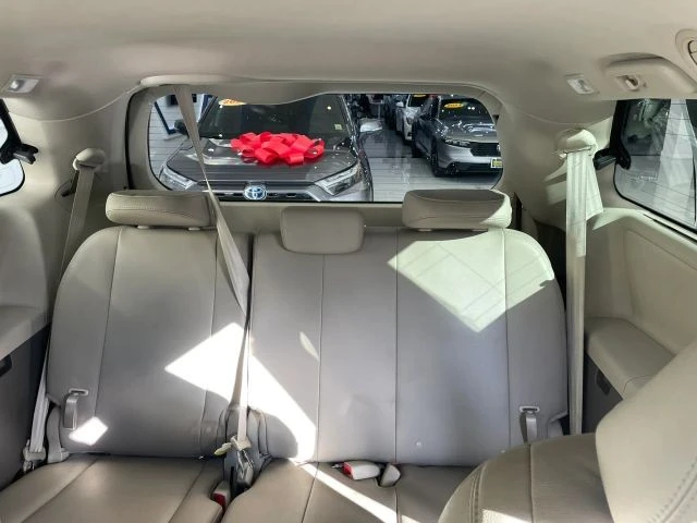 2017 Toyota Sienna 3rd Gen - Image 21 of 21