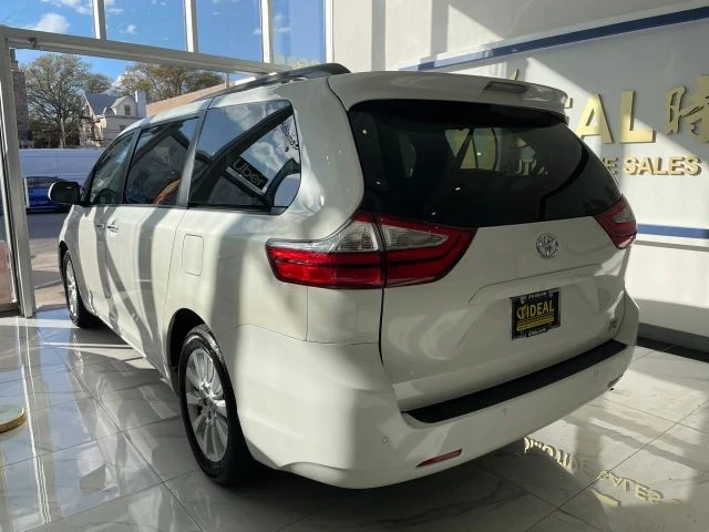 2017 Toyota Sienna 3rd Gen - Image 5 of 21