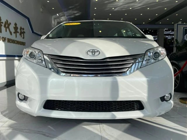 2017 Toyota Sienna 3rd Gen - Image 3 of 21
