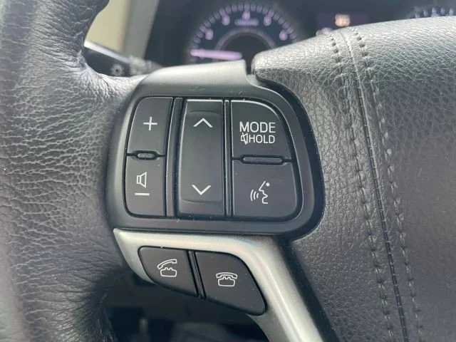 2017 Toyota Sienna 3rd Gen - Image 11 of 21