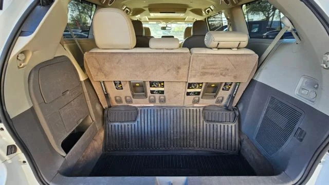 2017 Toyota Sienna 3rd Gen - Image 15 of 21