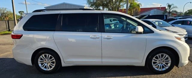 2017 Toyota Sienna 3rd Gen - Image 9 of 21
