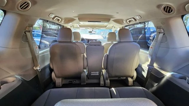 2017 Toyota Sienna 3rd Gen - Image 13 of 21